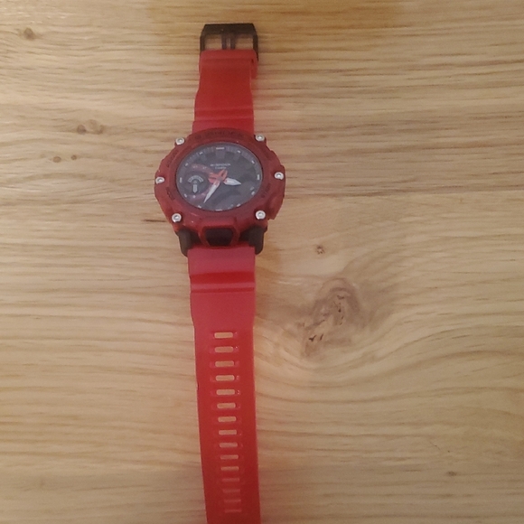 Red Smartwatch - Picture 7 of 9